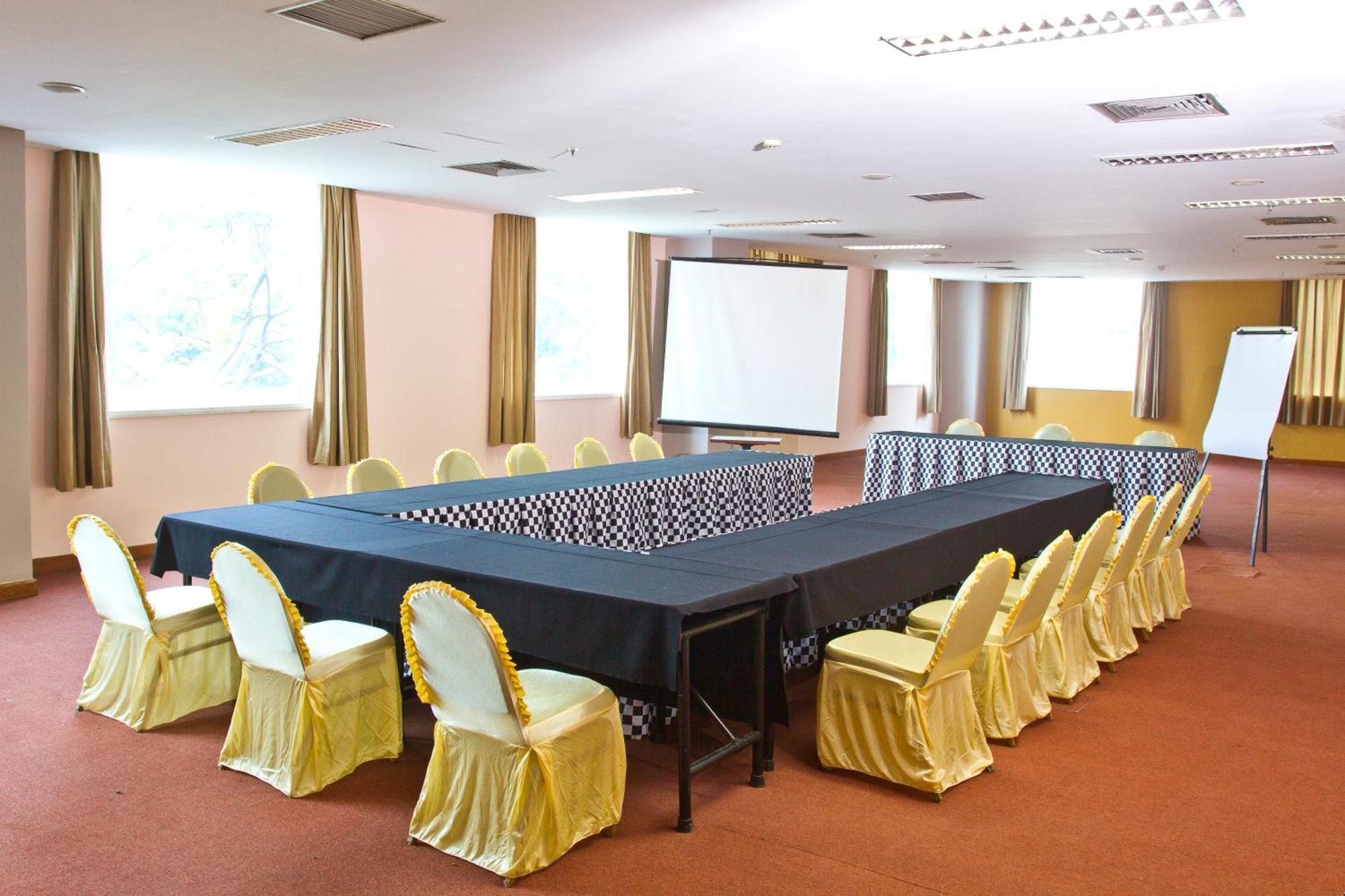 Nam Center Hotel Kemayoran Джакарта Экстерьер фото