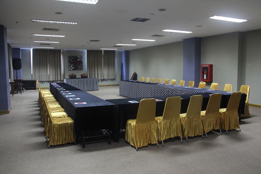 Nam Center Hotel Kemayoran Джакарта Экстерьер фото