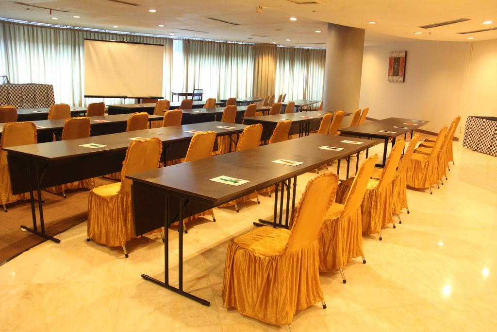 Nam Center Hotel Kemayoran Джакарта Экстерьер фото